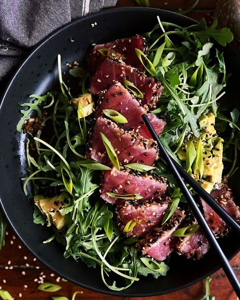 Seared Tuna Salad, Ahi Tuna Recipe, Salad Options, Ahi Tuna Salad, Seared Ahi Tuna, Seared Ahi, Healthy Tuna, Salads To Go, Seared Tuna