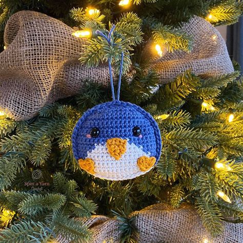 Yarn Hobbies, Penguin Christmas Ornaments, Crochet Ornament Patterns, Yarn Patterns, Penguin Ornaments, Candy Ornaments, Crochet Ornaments, Crochet Gift, Snowmen Patterns