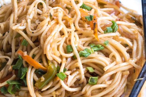 Chinese Haka Noodles Recipe with ingredient and method Haka Noodles Recipe, Haka Noodles, Chinese Vegetables, Cooking Club, Noodles Recipe, Calorie Counter, Chinese Recipes, Main Course Recipes, Family Cooking