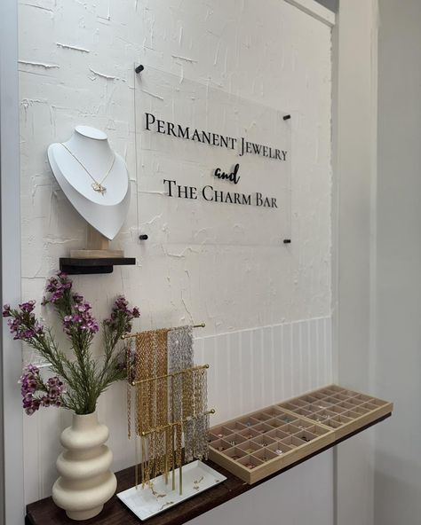 Permanent Jewelry Sign, Permanent Jewelry Store, What Is Permanent Jewelry, Permenant Jewelry Set Up, Permanent Jewelry Display Ideas, Charm Bar Display, Boutique Design Ideas, Boutique Jewelry Display, Charm Bar