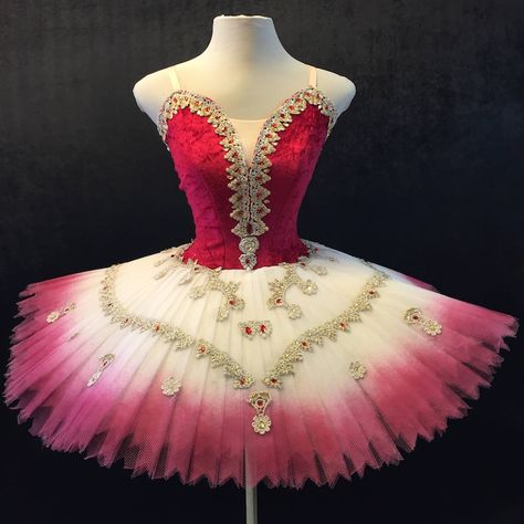 Ballet Gown, Ballet Costumes Tutus, Pancake Tutu, Classical Ballet Tutu, Nutcracker Costumes, Ballet Tutus, Tutu Ballet, Red Tutu, Pointed Shoes