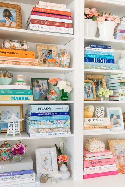 Books For Styling Shelves, Books Organized By Color Bookcases, Colorful Bookshelves, Rainbow Shelves, Colorful Shelf, Styling Bookshelves, Bookcase Styling, Society Social, Bookshelf Styling