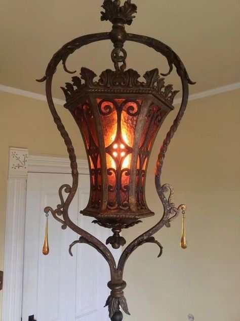 Victorian Artifacts, Chandelier Gothic, Gothic Lantern, Outside Lanterns, Lightning Ideas, Fantasy Castles, Interesting Furniture, Vintage Lights, Antique Lanterns