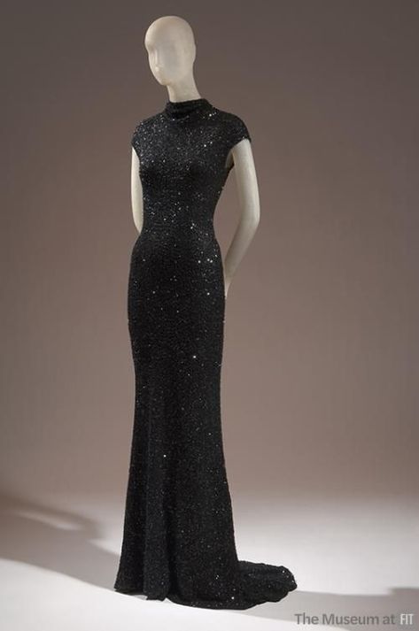 Fashion Institute Of Technology, Silk Evening Dress, Dress With Train, Fashion Institute, Iconic Dresses, Bugle Beads, Formal Style, Looks Vintage, Beautiful Gowns