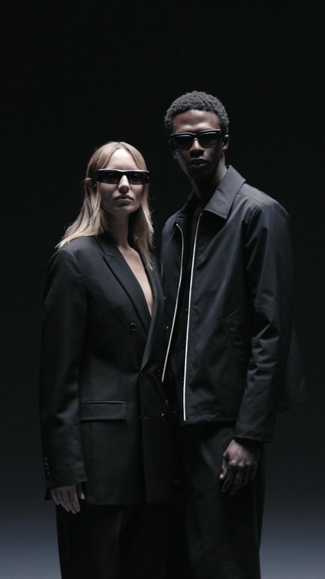 Have a style vision for fall? Update your sunglasses for the season. Bold Minimalism, Calvin Klein Shop, In Focus, Glasses Sunglasses, Calvin Klein Men, Fall 2023, Eyewear Fashion, Fashion Editorial, Contact Lenses