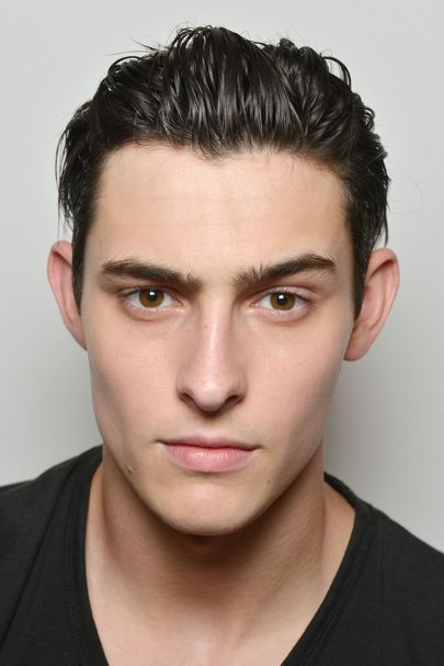 As seen at: Fendi (above), Brioni, and Ermenegildo Zegna. Rhys Pickering. Average Male Face, Male Face Structure, Man Model Face, Rhys James, Hollow Cheeks, Rhys Pickering, Haircuts For Summer, Hairstyles For Summer, Top Hairstyles For Men