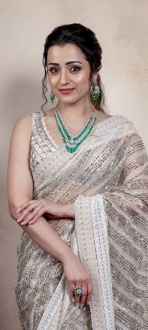 Trisha Actress, Bengali Bridal Makeup, Fancy Sarees Party Wear, Turkish Women Beautiful, Saree Designs Party Wear, Saree Models, Dress Indian Style, Indian Designer Outfits, Fashion Dresses Casual