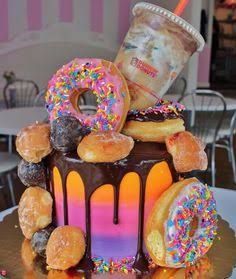 Donuts Birthday, Cake Mix Donuts, Donut Birthday Cake, Rodjendanske Torte, Donut Themed Birthday Party, Candy Birthday Cakes, Donut Birthday Parties, Doughnut Cake, Easter Cake