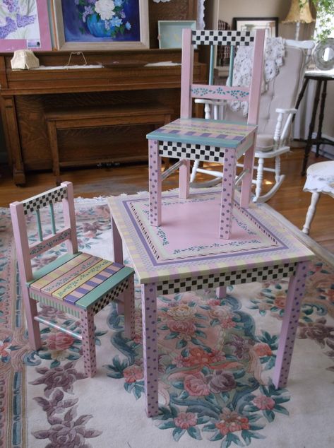 Hand painted children's table and chairs. Perfect for a little girl's tea party! Paint Kids Table, Kids Furniture Plans, Painting Kids Furniture, Chairs Diy, Diy Kids Furniture, Kids Rocking Chair, Painting Kids, Wooden Table And Chairs, Diy Furniture Redo