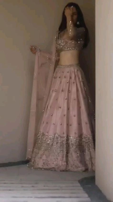 Simple Lehenga, Latest Bridal Lehenga, Trendy Outfits Indian, Indian Outfits Lehenga, Wedding Lehenga Designs, Lehenga Designs Simple, Traditional Indian Dress, Desi Fashion Casual, Pink Lehenga