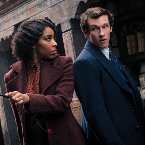 Jacob And Queenie, Newt And Theseus, Fantastic Beasts Secrets Of Dumbledore, Fantastic Beasts Creatures, Theseus Scamander, The Secrets Of Dumbledore, Secrets Of Dumbledore, Welcome To Hogwarts, Jessica Williams