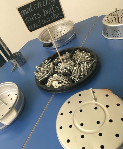 Eyfs Tinkering Table, Tinkering Table, Provocation Table, Walker Learning, Reggio Emilia Classroom, Curiosity Approach, Finger Gym, Funky Fingers, Reggio Classroom