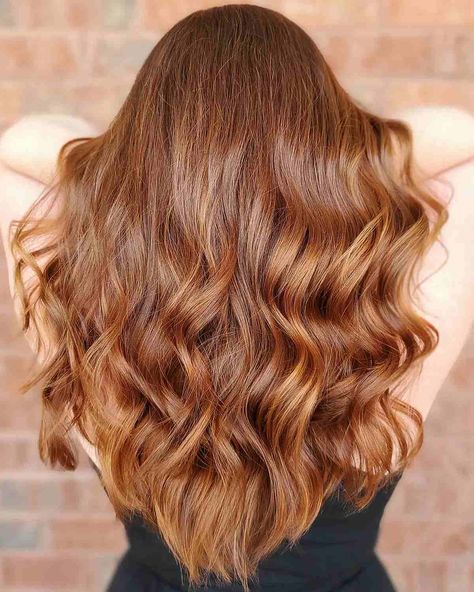 24 Gorgeous "Fall" Inspired Hair Color Ideas You're Going to See Everywhere in 2024 Dark Caramel Blonde Hair, Honey Copper Hair Caramel Highlights, Strawberry Blonde Balayage Brunette, Caramel Red Hair, Gingerbread Caramel Hair Color, True Autumn Hair Color, Strawberry Brunette Hair, Fall Inspired Hair Color, Warm Fall Hair Color