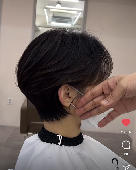 Women Two Block Haircut, Asian Boycut For Women, Dresses For Short Hair Women, Korean Pixie Haircut 360, 2 Block Haircut Women, Boyish Haircut For Women Korean, Pixie Cut Korean Style, Two Block Haircut Girl, Short Haircut Korean Style