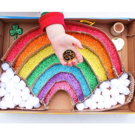 Brittany✨kids activities on Instagram: “Brooklyn and I had so much fun making rainbow rice (an activity in itself) and putting together this DIY rainbow sensory box for her best…” Sensory Activities Toddlers Preschool, Sensory Bins For 1 Year, Fun Sensory Activities For Kids, Sensory Bins For Kindergarten, Sensory Play For Preschoolers, Sensory Bins For Preschool, Preschool Sensory Play, Sensory Bin Fillers, Play For Preschoolers