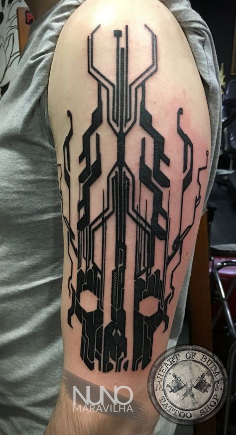 Cyberpunk Chest Tattoo, Circuit Tattoo, Buda Tattoo, Calf Tattoo Men, Tech Tattoo, Cyberpunk Tattoo, Hand And Finger Tattoos, Hand Finger, Chest Tattoos