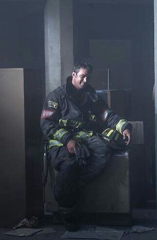 Severide Mason Lockwood, Call Photo, Chicago Fire Dawsey, Kelly Severide, Taylor Kinney Chicago Fire, Taylor Jackson, Female Actors, Chicago Family, Taylor Kinney