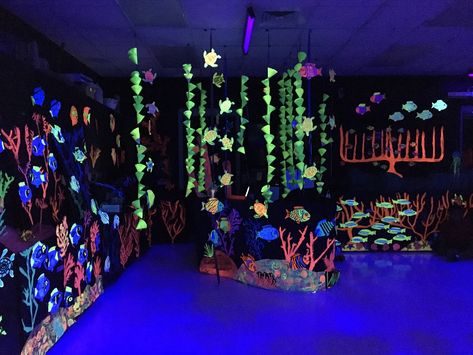 Glow In The Dark Under The Sea Party, Blacklight Under The Sea, Glow In The Dark Ocean Theme, Art Installation Ideas Student, Under The Sea Glow In The Dark Party, Black Light Ocean Theme, Black Light Under The Sea, Under The Sea Glow Party, Glow In The Dark Under The Sea