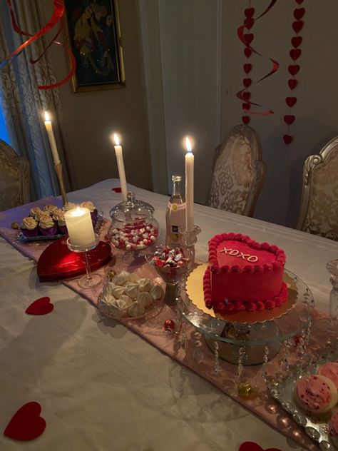 Birthday Ideas Girlfriend, Girlfriend Birthday Ideas, Valentines Picnic, Leopard Print Cake, Proposal Party, Galentines Day Ideas, Soiree Party, Birthday Decorations At Home, Birthday Surprise Boyfriend