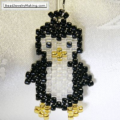 Penguin Pony Bead Pattern, Pony Bead Penguin, Beaded Penguin Pattern, Penguin Bead Pattern, Beaded Penguin, Spider Beads, Seed Bead Flower, Bead Animals, Penguin Crafts