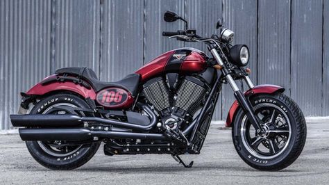 Why Victory Motorcycles was defeated - Autoblog Triumph Chopper, Custom Moped, Victory Motorcycle, Custom Motorcycles Bobber, Victory Motorcycles, Harley Davidson Model, Dirt Bike Girl, Custom Choppers, Racing Helmets