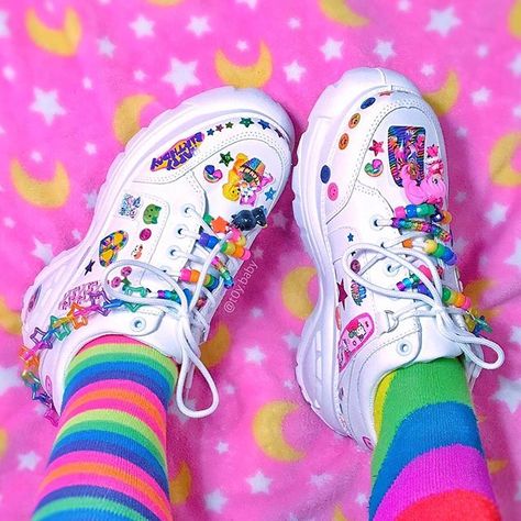 Kid Core Aesthetic, Mode Harajuku, Random Outfits, Kidcore Aesthetic, Estilo Indie, Rainbow Aesthetic, Gender Envy, Aesthetic Indie, Indie Aesthetic