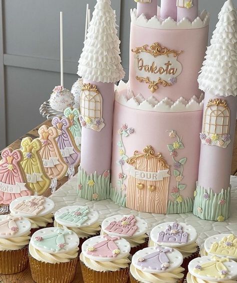 Castle Cake Buttercream, Royal Fiveness Birthday Cake, Nutcracker Cakes, Ramadan Cakes, Princess Cake Ideas, Fairy House Cake, Disney Princess Theme Party, Princess Party Cake, Princess Theme Cake