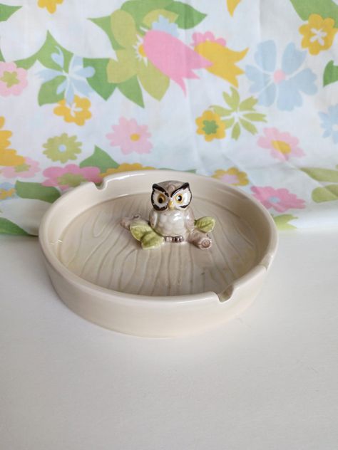 Ceramic Art Ash Tray, Ceramic Ashtray With Lid, Butterfly Ashtray, Porcelain Ashtray, Antique Ashtrays Vintage, Bird On A Branch, Ceramic Ashtray, Selling On Instagram, Off White Color