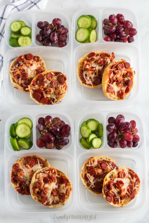 English Muffin Pizza Lunchbox Idea from Family Fresh Meals #lunchbox #easylunchboxes #lunchboxidea #schoollunch #minipizza #lunchidea #packlunch #familyfreshmeals Hot Lunch For School, Pizza Meal Prep, English Muffin Pizza, Pizza Lunch, Fresh Meals, Family Fresh Meals, Healthy Lunch Meal Prep, Healthy School Lunches, Easy Healthy Lunches