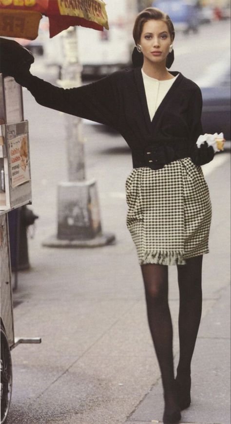 90's Supermodels, 60s Outfits, 80s Fashion Trends, Vogue Brazil, Timeless Outfits, 1990s Fashion, Christy Turlington, 1980s Fashion, Outfit Trends