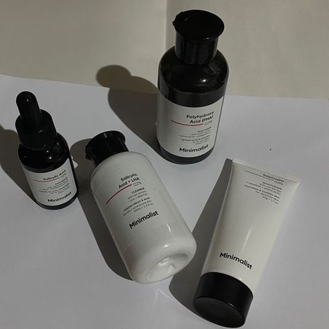 Skincare Aesthetic Minimalist, Minimalist Face Wash, Minimalist Skincare Products Aesthetic, Minimalist Skincare Aesthetic, Men Skincare Aesthetic, Black Skincare Products, Minimalist Skincare Products, Skincare Minimalist, Minimalistic Skincare