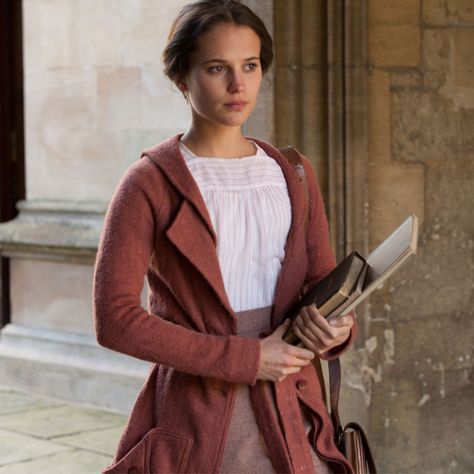 Testament of Youth: Vera Brittain's clothes | Harper's Bazaar Testament Of Youth, Alicia Vikander, Costume Drama, Beautiful Costumes, Ex Machina, Movie Costumes, Historical Clothing, Historical Fashion, Costume Design