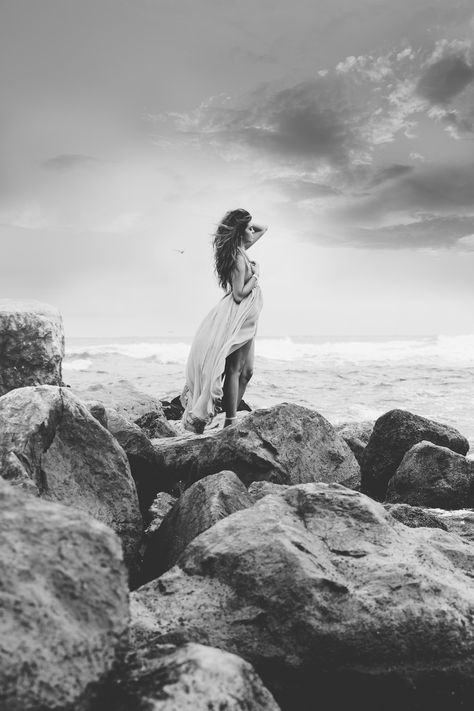 Beach Rocks Photography, Rock Photoshoot, Lake Portrait, Nature Portraits, Lake Photoshoot, Water Shoot, Rock Photography, Sea Photography, Dreamy Photography