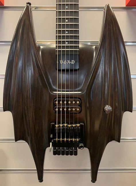 Goth Bass Guitar, Bat Guitar, Goth Guitar, Ricky Powell, Heavy Metal Guitar, Dark Grunge Aesthetic, Instruments Art, Guitar Obsession, Custom Electric Guitars