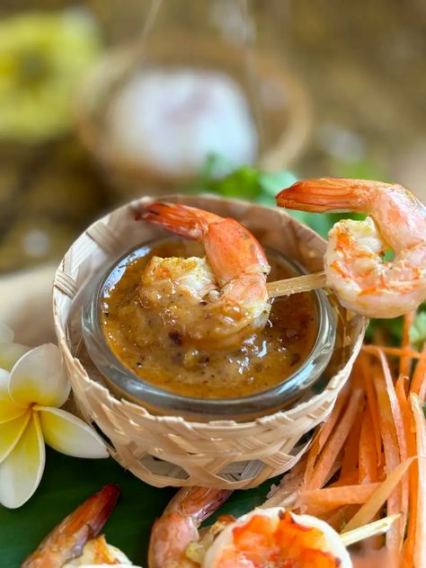 Shrimp Satay Recipe With Thai Peanut Sauce Shrimp Satay Recipe, Shrimp Satay, Thai Cuisine Recipes, Thai Appetizers, Moo Ping, Authentic Thai Recipes, Thai Seafood, Thai Appetizer, Thai Chicken Satay