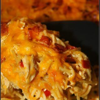 Pioneer Woman Chicken, Popular Casseroles, Chicken Spaghetti Casserole, Chicken Spaghetti Recipes, Spaghetti Casserole, Chicken Spaghetti, Giada De Laurentiis, Easy Casserole Recipes, Spaghetti Recipes