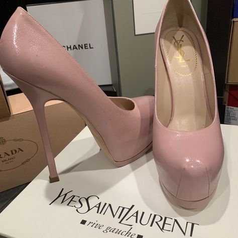 Not mine | credits to the owner Ysl Heels Aesthetic, Pink Ysl, Pink Pumps Heels, Dream Heels, Pink Platform Shoes, Shoes Ysl, Angel Princess, Girly Fits, Feminine Shoes