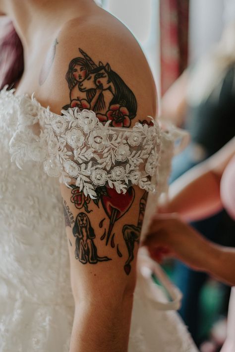 Tattoo Wedding Dress, Tattooed Bride, Tattoo Wedding, Brides With Tattoos, Wedding Tattoos, Arm Tattoo, Skull Tattoo, Wedding Dresses, Wedding Dress