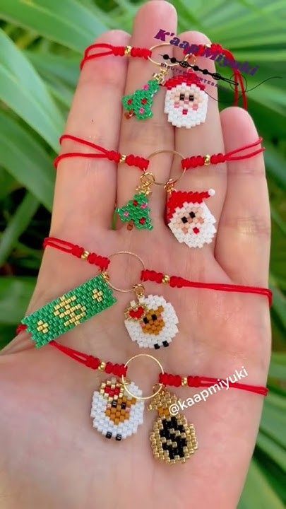 Christmas Jewelry Diy, Diy Seed Bead Earrings, Beaded Jewlery, Seed Bead Patterns, Christmas Accessories, Brick Stitch, Seed Bead Earrings, Christmas Jewelry, Beading Patterns