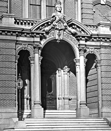 Close-up of the intricate detail of the old library's main entrance — Photo from the Burton Historical Collection Detroit Public Library - Old photos — Historic Detroit Library Exterior, Historic Detroit, Detroit History, Old Libraries, Library Architecture, Old Library, Detroit Area, Main Entrance, Water Tower