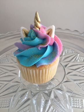 Unicorn Desserts, Unicorn Birthday Cake, Cupcake Wars, Unicorn Cupcakes, Salty Cake, Sweet Cupcakes, Cupcake Decorating, Unicorn Cake, Cute Desserts