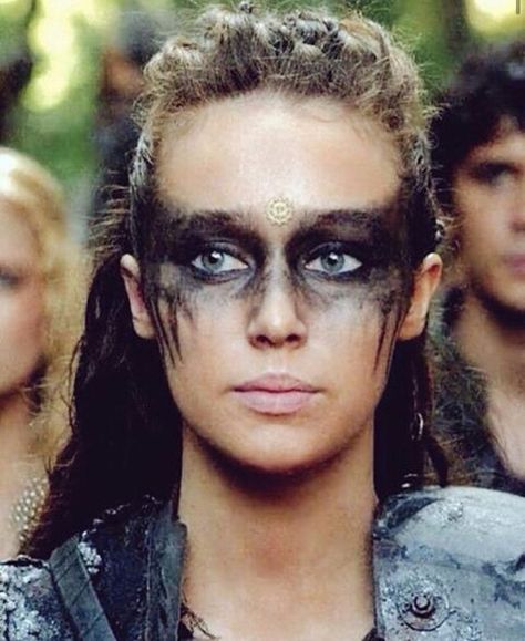 The love of my life. Hallowen Schminke, Warrior Makeup, Viking Makeup, Vikings Halloween, Lexa The 100, The 100 Clexa, The 100 Show, Viking Costume, Viking Hair