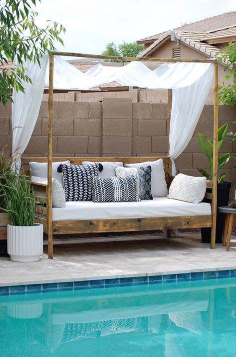 Outdoor Daybed Ideas, Outdoor Daybed Diy, Diy Outdoor Daybed, Diy Cabana, Daybed Diy, Daybed Ideas, Daybed Outdoor, Bed Frame Plans, Daybed Canopy