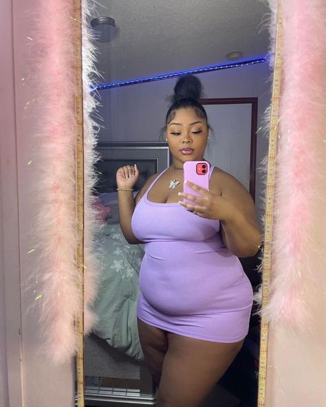 ₊˚ෆ Follow me for more 𐙚 visit my boards ₊˚ෆ Plus Size Aesthetic Outfits, Body Positive Photography, Plus Size Baddie, Plus Size Baddie Outfits, Chubby Fashion, Curvy Barbie, Queen Size Bed, Plus Size Beauty, Group Of Friends