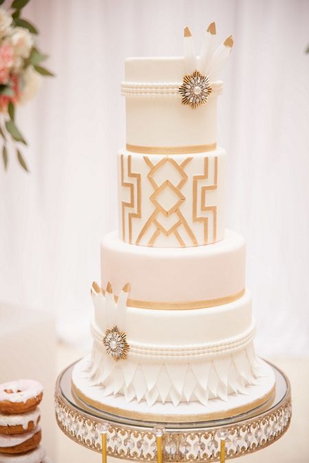 1920 Wedding, Art Deco Wedding Cake, 1920s Wedding Theme, Hollywood Glam Wedding, 20s Wedding, Art Deco Cake, Gatsby Wedding Theme, Old Hollywood Wedding, 1920s Wedding