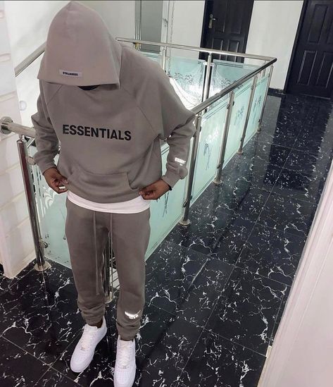 Men Tracksuit Outfit, Hoodie Essentials, Mens Clothing Trends, Hoodies Trendy, Hoodie Couple, Tracksuits For Men, Looks Hip Hop, Hoodie Outfit Men, Essentials Hoodie