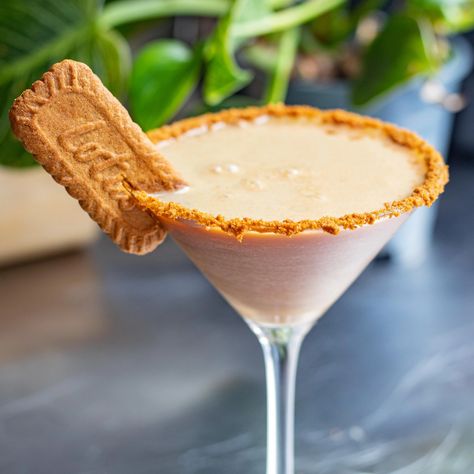 Mob — Biscoff Espresso Martini Biscoff Biscuits, Boozy Drinks, Drink Mixer, Vodka Cocktails, Espresso Martini, Drinks Alcohol Recipes, Delicious Cocktails, Alcohol Recipes, Christmas Drinks