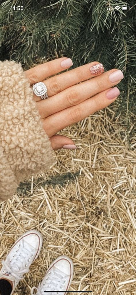 Jess Conte Engagement Ring, Jess Conte Nails, Jess Conte Ring, Jess Conte, Wedding Rings Photos, Big Rings, Gold Nails, Ring Photos, Mani Pedi