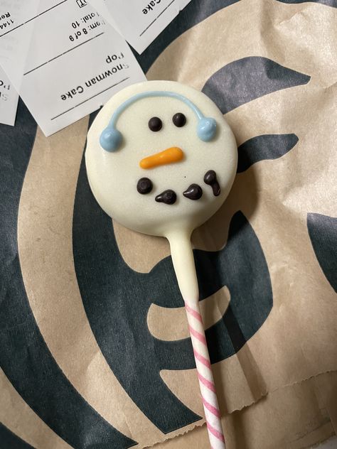 Starbucks Snowman Cake Pop, Starbucks Croissant, Cake Pop Starbucks, Christmas Cakepops, Croissant Chocolate, Snowman Cake Pops, Starbucks Cake Pops, Starbucks Cake, Snowman Cake