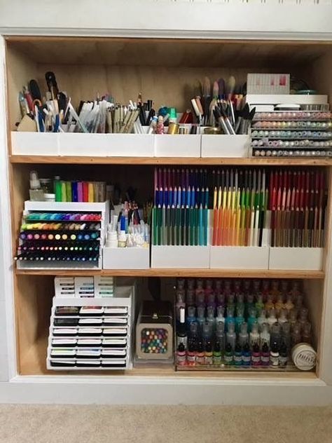 art supplies Studio Seni, Dream Art Room, Home Art Studios, Rangement Art, Art Studio Storage, Art Studio Space, Art Supplies Storage, Totally Tiffany, Art Studio Organization